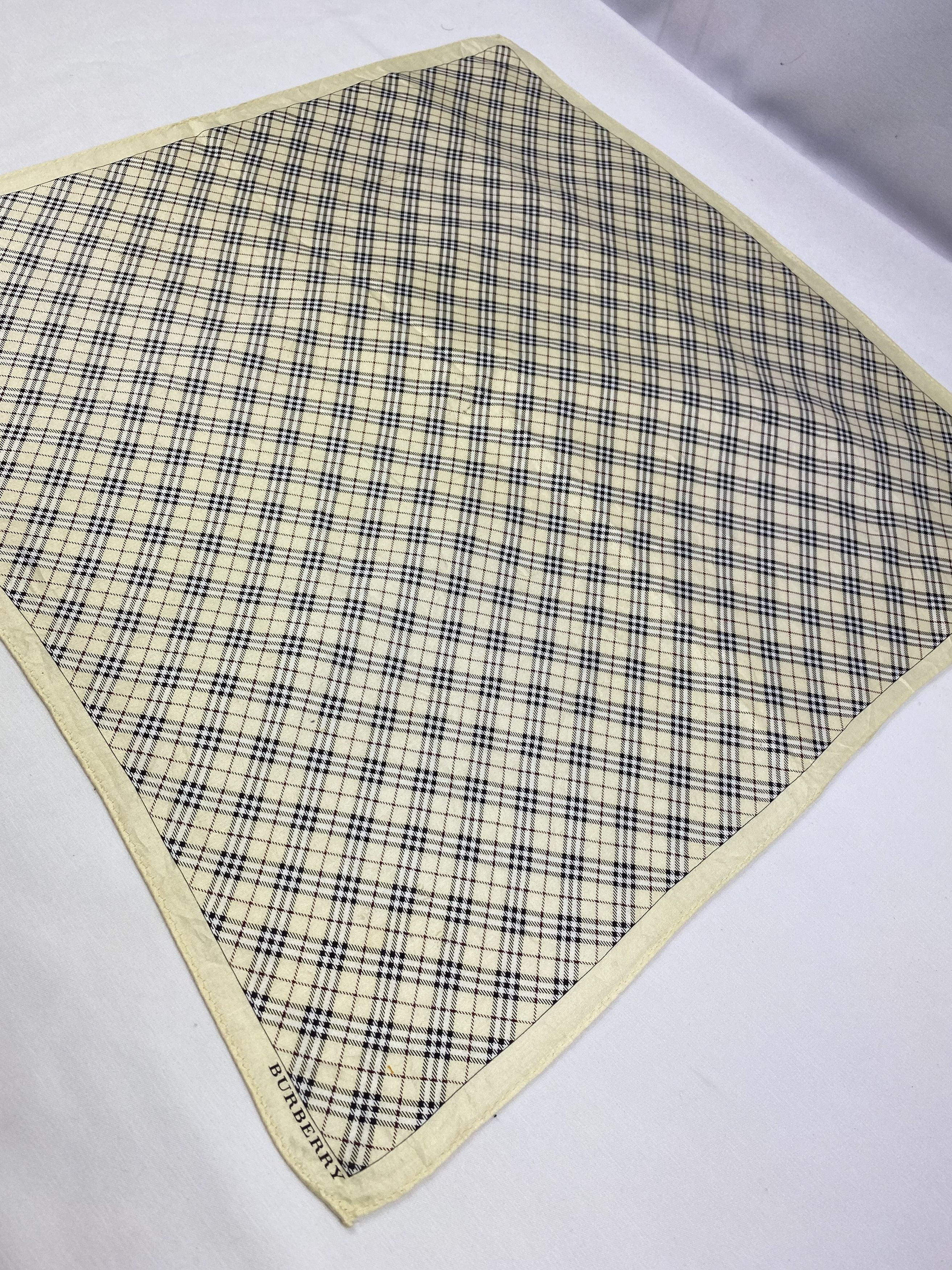 Burberry Burberry Handkerchief / Bandana / Neckerchief Size ONE SIZE - 4 Thumbnail