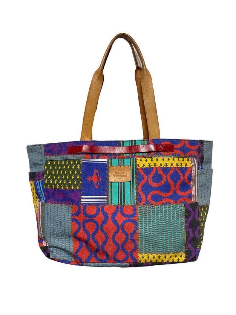 Vivienne Westwood Vivienne Westwood size os A series of large capacity totes Size ONE SIZE - 2 Thumbnail