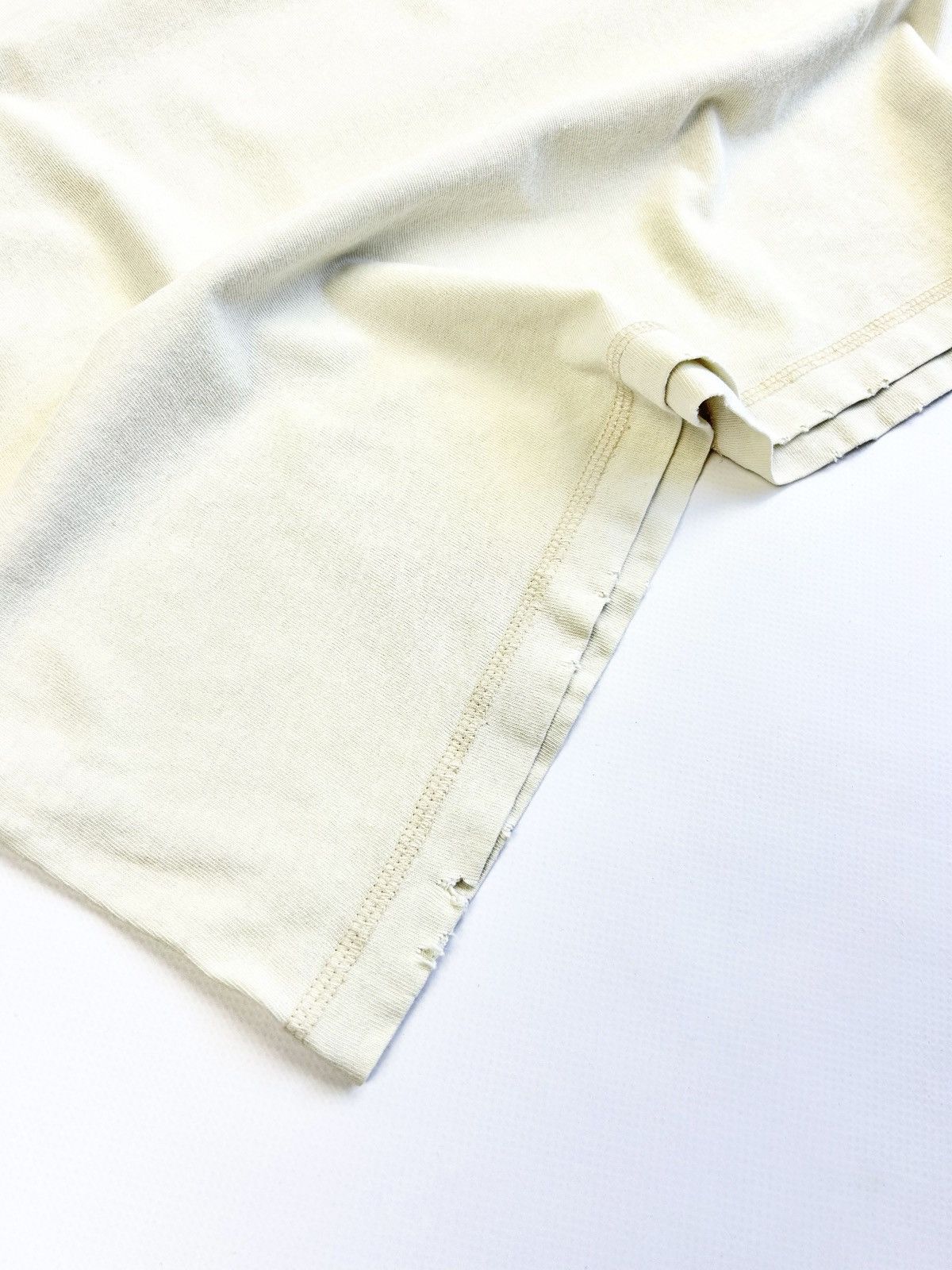 AMI AMI Paris Distressed Heart Logo Beige Basic Tee Vintage Size US XL / EU 56 / 4 - 13 Thumbnail