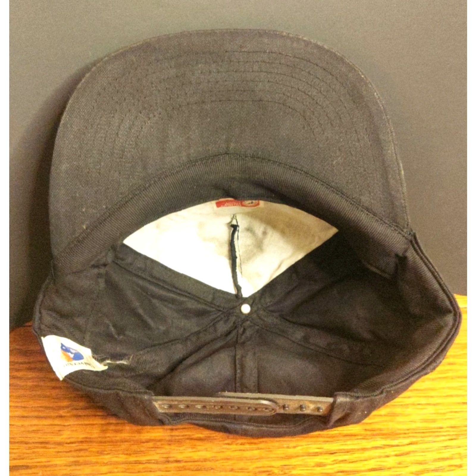 Vintage VINTAGE Universal Hawkeyes Hat Cap Black Snapback Spell Out Collegiate Sports Canvas Adjustable Men Hats Hawkeyes College 90s Football Universi... Size ONE SIZE - 7 Thumbnail