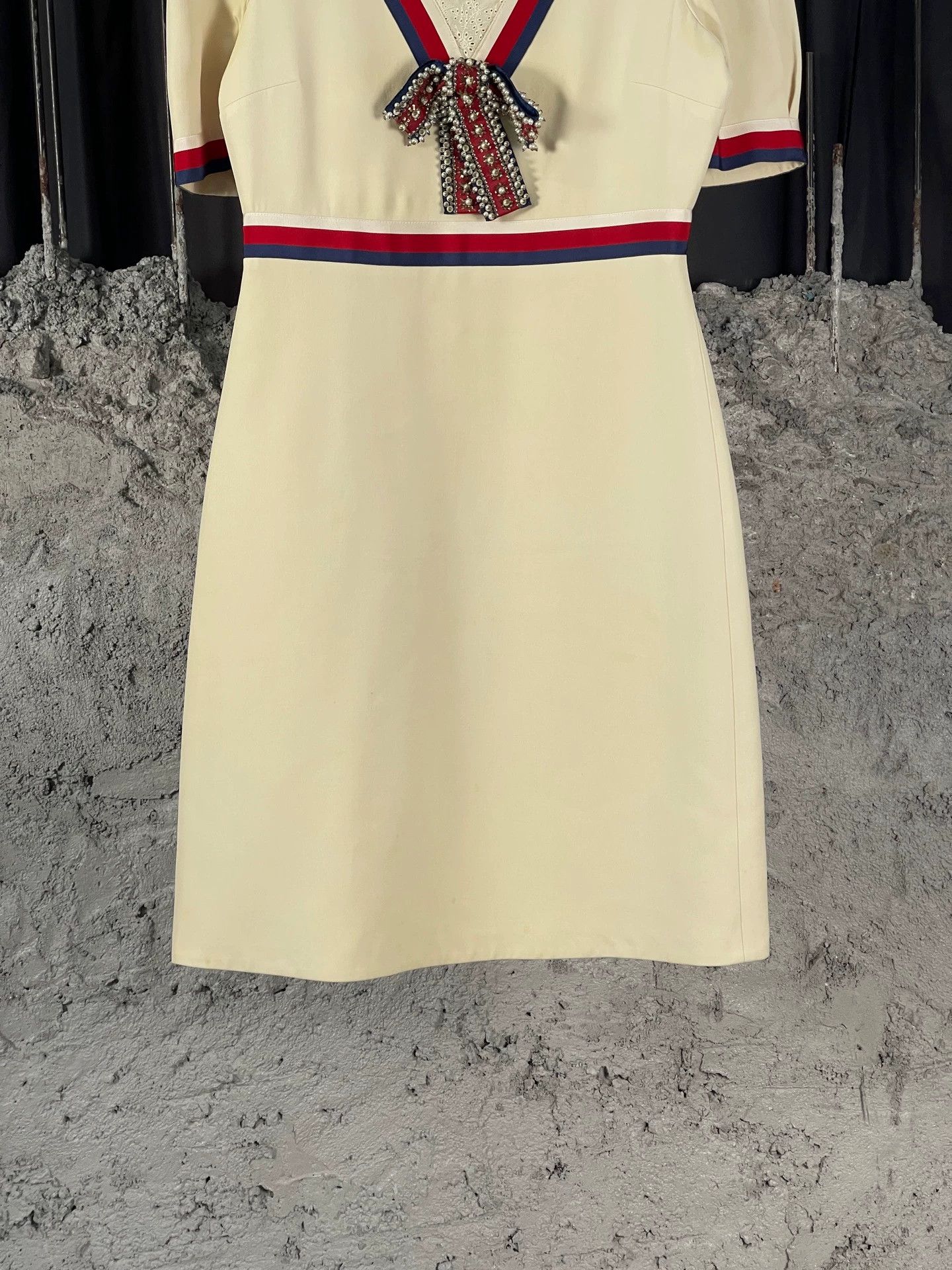 Gucci Gucci Women's Pearl Bow Dress Size 40 Size S / US 4 / IT 40 - 4 Thumbnail
