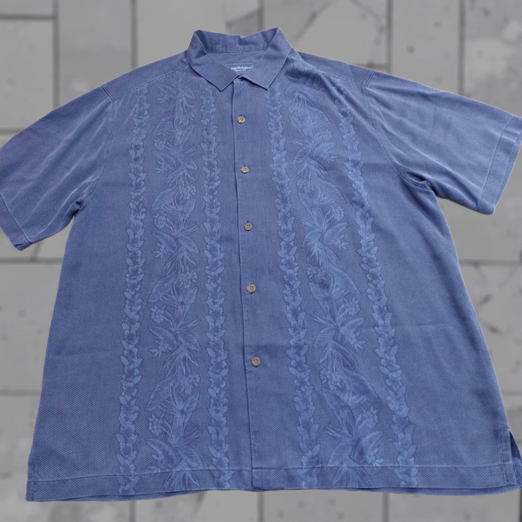 Tommy Bahama Tommy Bahama Mens Shirt XL Blue Floral Short Sleeve 100% Silk Button-Up Shirt Women's? No, Mens. Size US XL / EU 56 / 4 - 1 Thumbnail