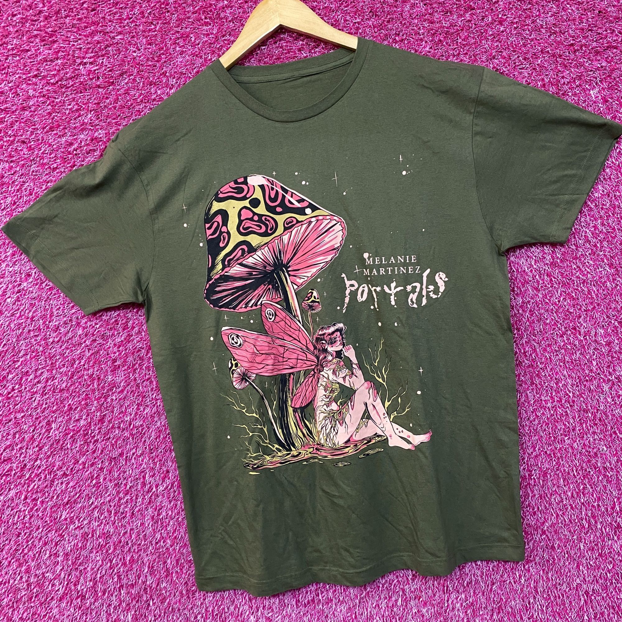 Band Tees Melanie Martinez Portals Mushroom Pixie Electro-Pop Tee Larg Size US L / EU 52-54 / 3 - 2 Thumbnail