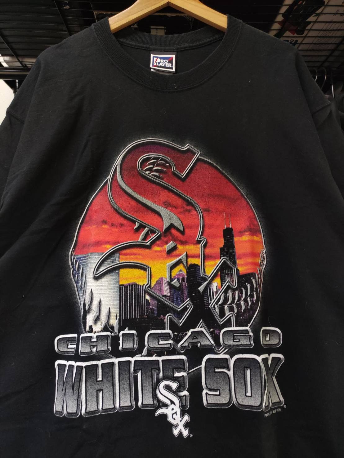 image of VTG 90's Chicago White Sox City Art Pro Player T-Shirt in Black, Men's (Size XL)