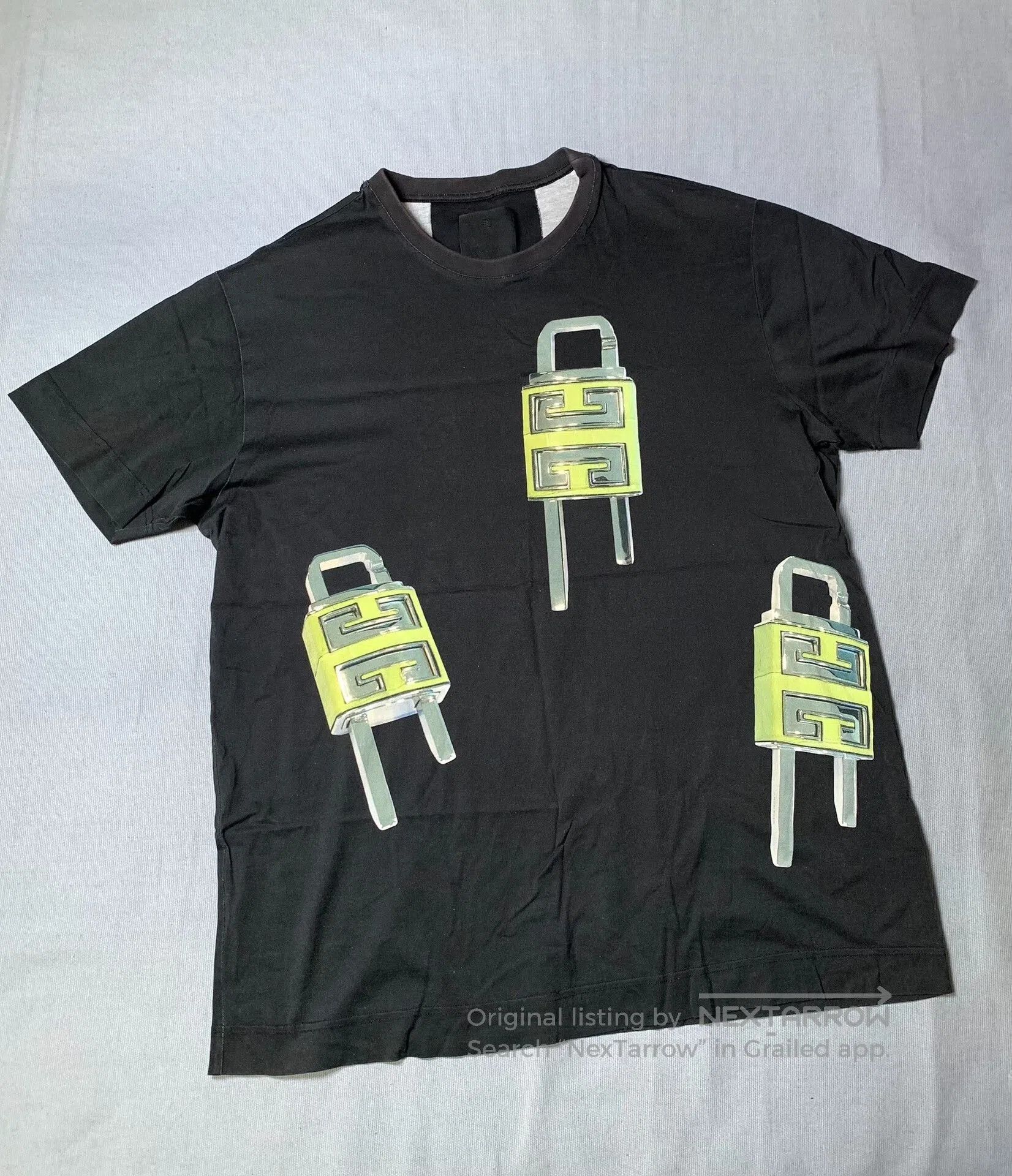Givenchy Givenchy Lock Head Short Sleeve. Size US XS / EU 42 / 0 - 1 Thumbnail