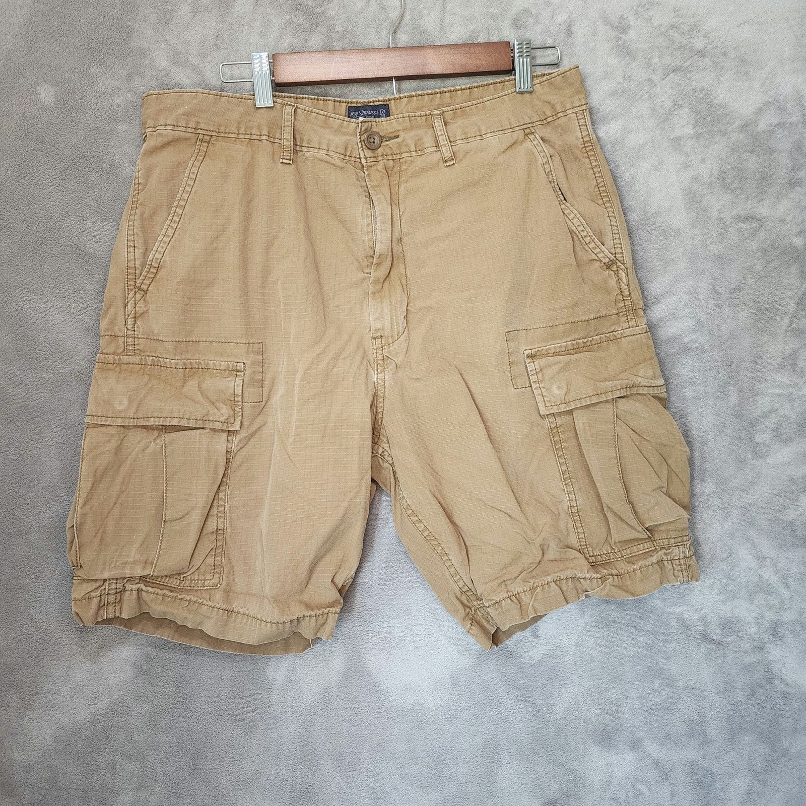 Levi's Levi's Strauss Rip-Stop Cargo Khaki Shorts 34" Waist Size US 34 / EU 50 - 1 Thumbnail