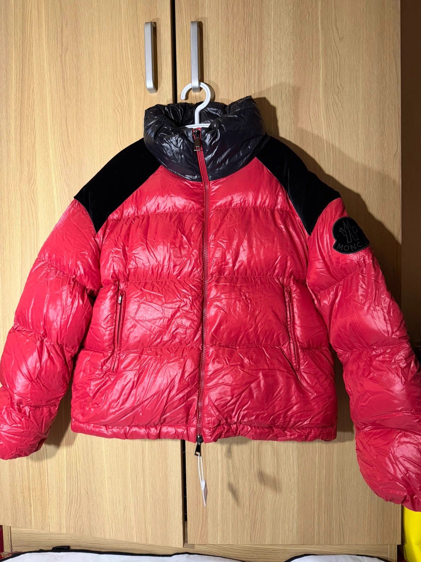Moncler Moncler Chouelle Wmns Red/Black Logo Oversized Size XS / US 0-2 / IT 36-38 - 1 Thumbnail