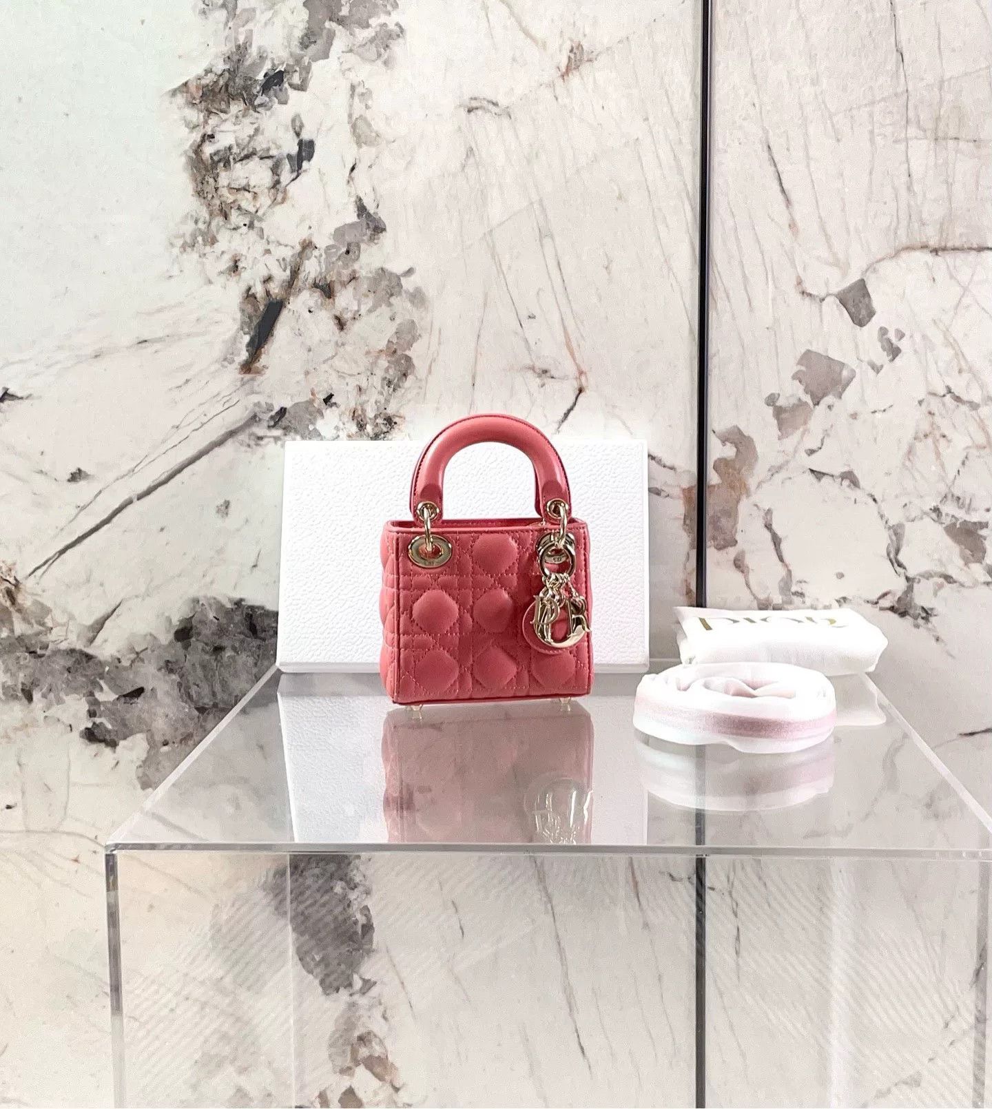 Dior Pre-loved Bag Very good condition Size ONE SIZE - 1 Thumbnail