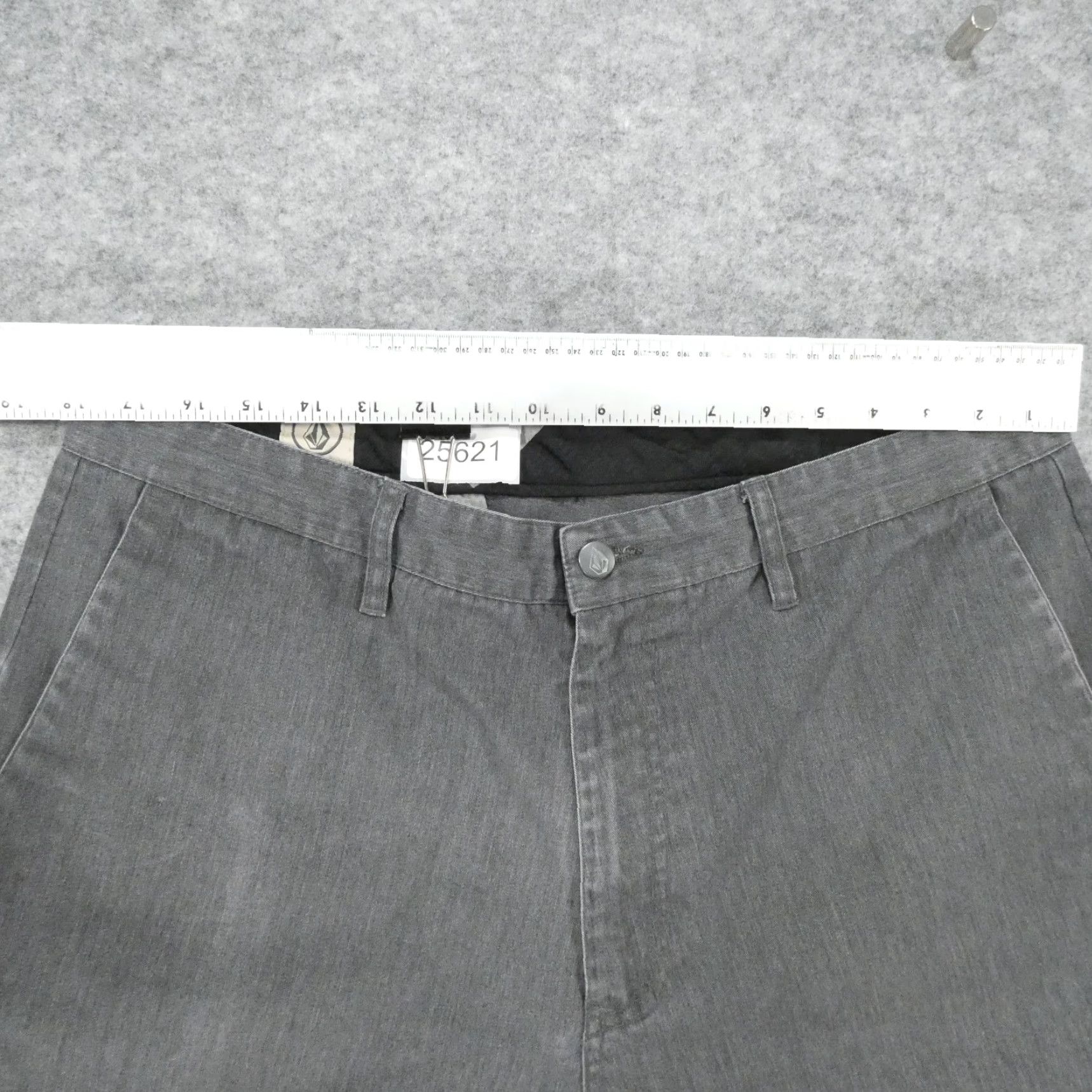 Volcom Volcom Mens Shorts 36 Chino Flat Front Gray Casual Skater Surfer Size US 36 / EU 52 - 7 Thumbnail
