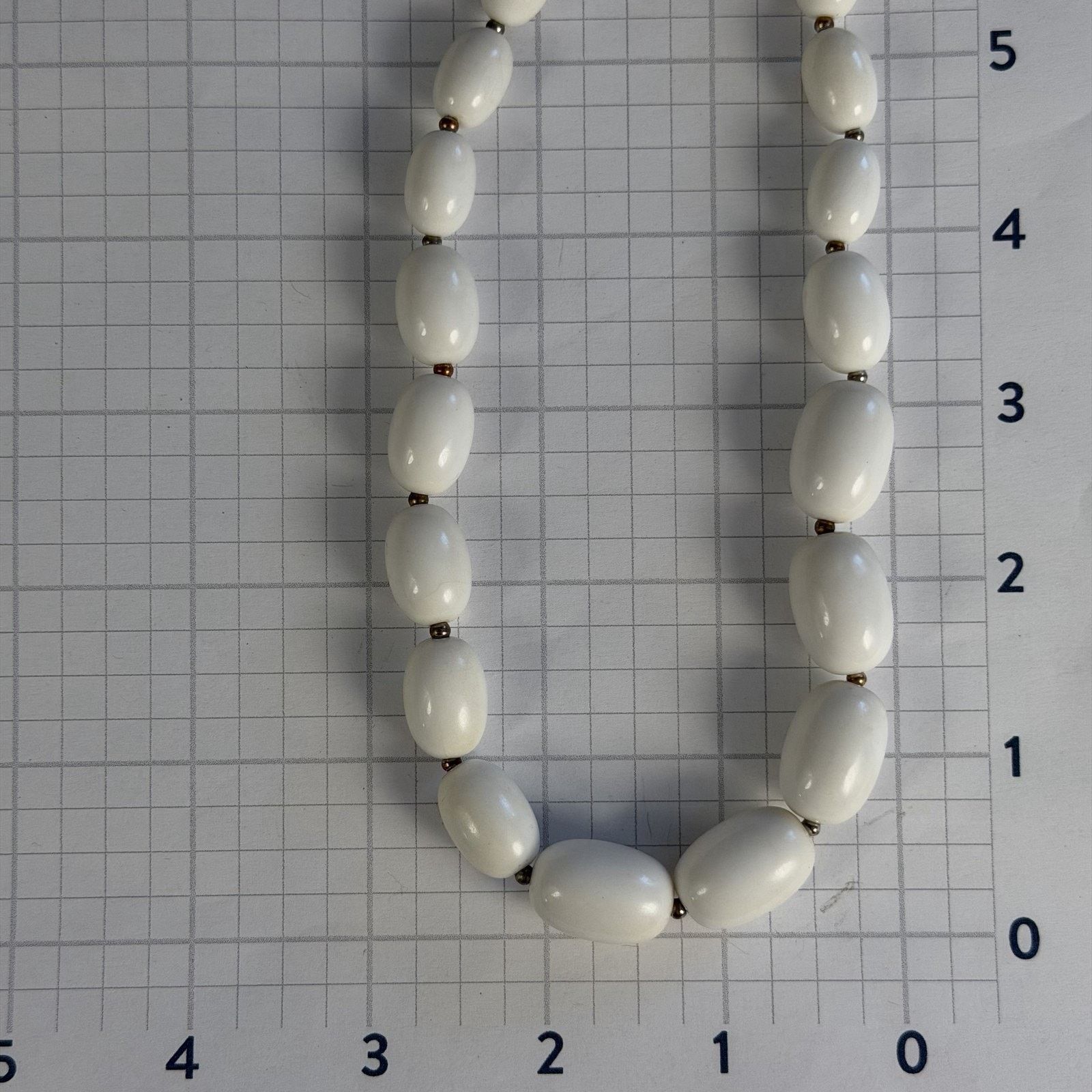 Other Charming Vintage 1980s White & Gold Graduated Bead Necklace Size ONE SIZE - 6 Thumbnail