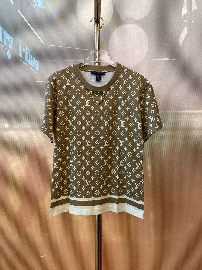 Louis Vuitton Monogram T-shirt from Flight Mode Capsule Collection - dmc Size US XXS / EU 40 - 1 Thumbnail