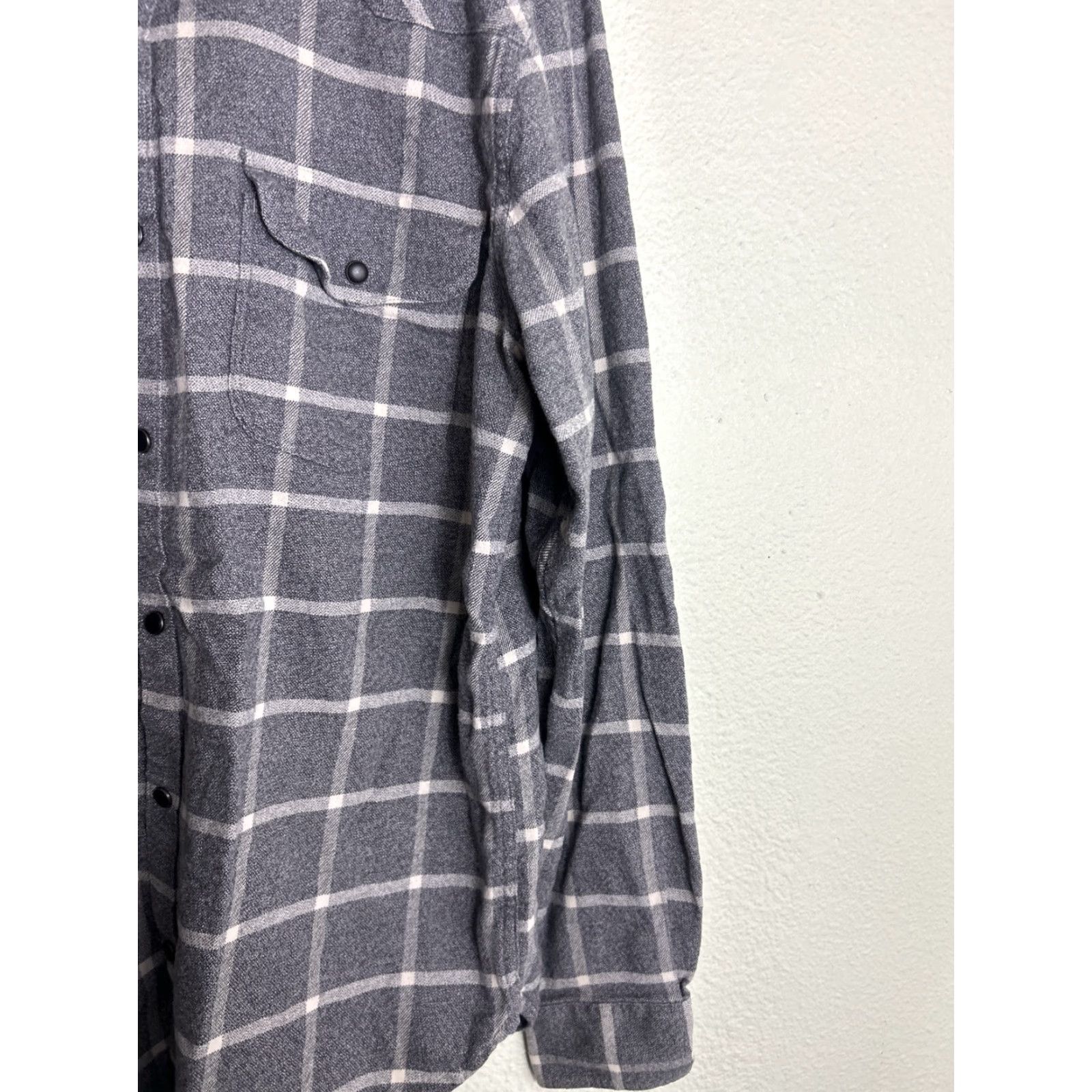 Lucky Brand Lucky Brand Men's Medium Gray Plaid Saturday Stretch Button-Up Shirt Size US M / EU 48-50 / 2 - 4 Thumbnail