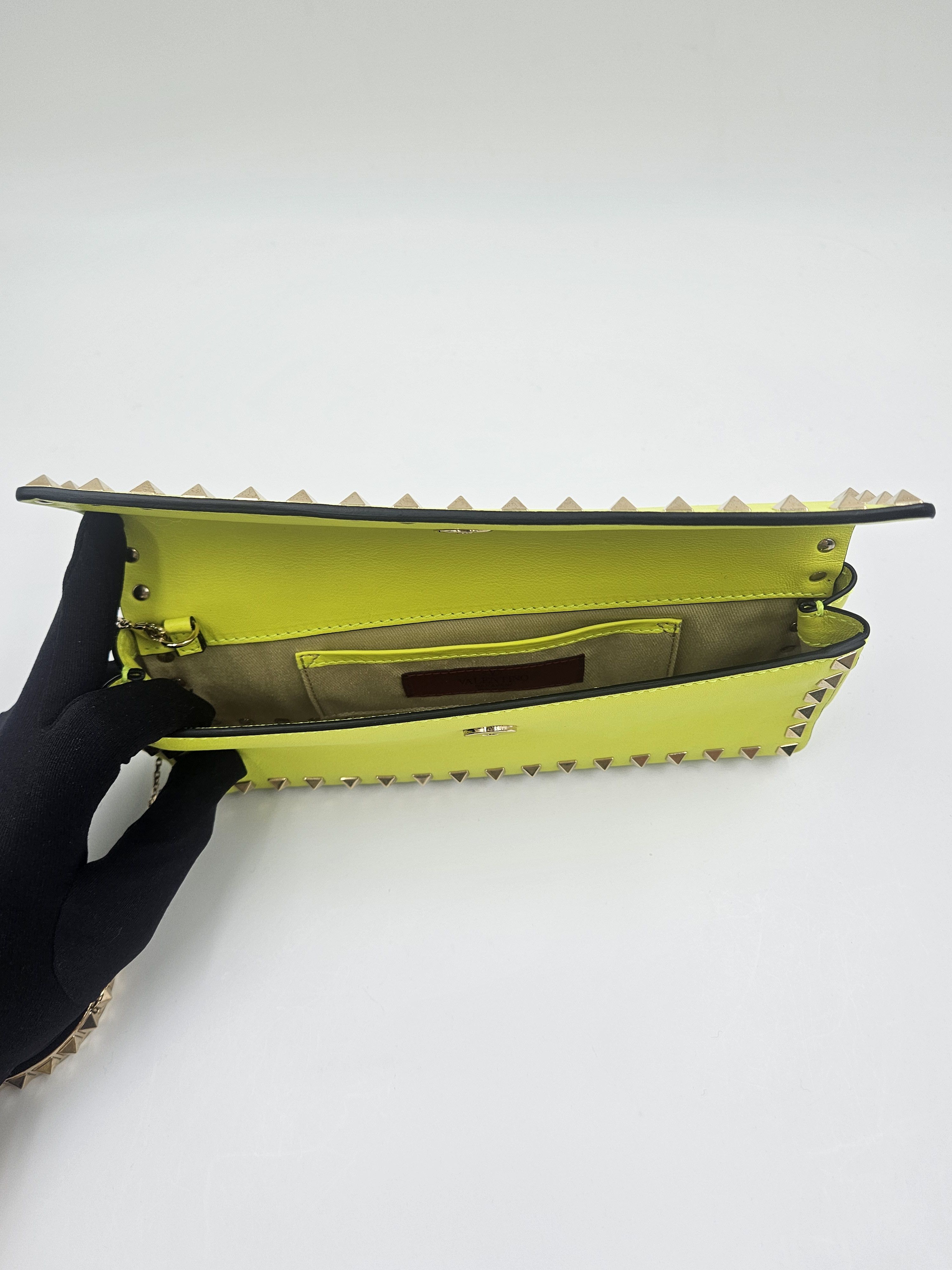 Valentino Valentino Garavani Neon Yellow Rockstud Bracelet Clutch Size ONE SIZE - 10 Thumbnail