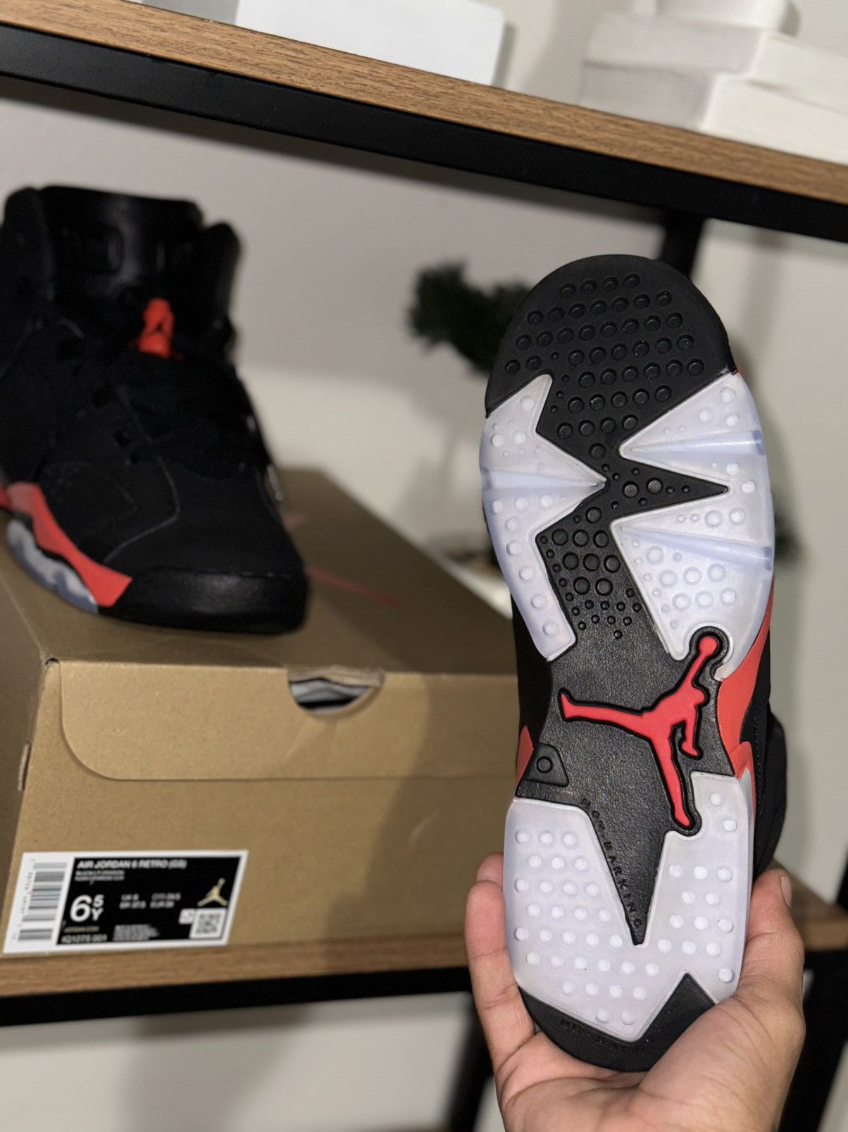 Nike RETRO 6 "INFRARED SALESMAN" Size US 6.5 / EU 39-40 - 3 Thumbnail
