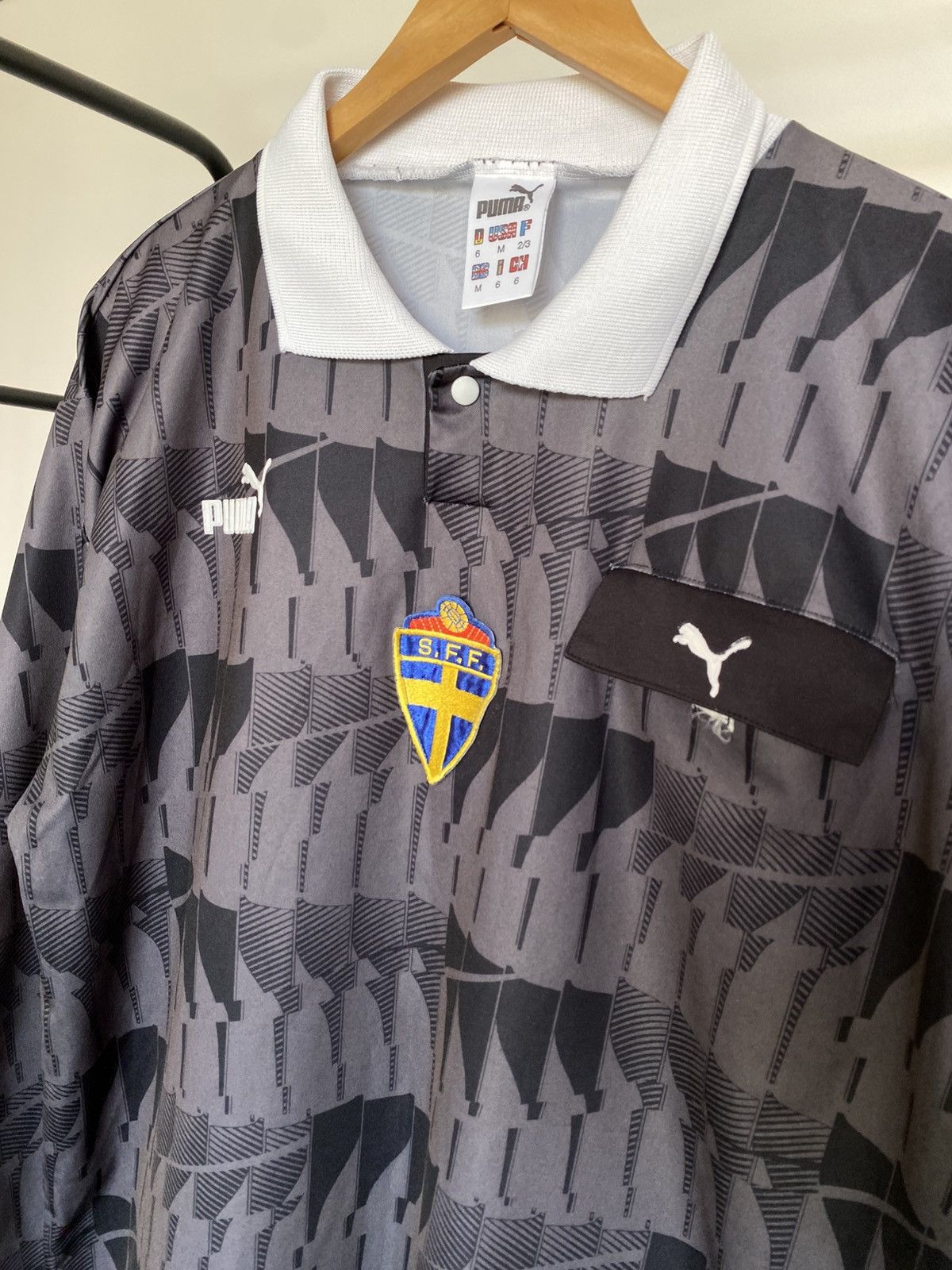 Puma × Vintage Vintage Puma Sweden Goalkeeper Jersey 1997-1998’s Size US M / EU 48-50 / 2 - 2 Thumbnail