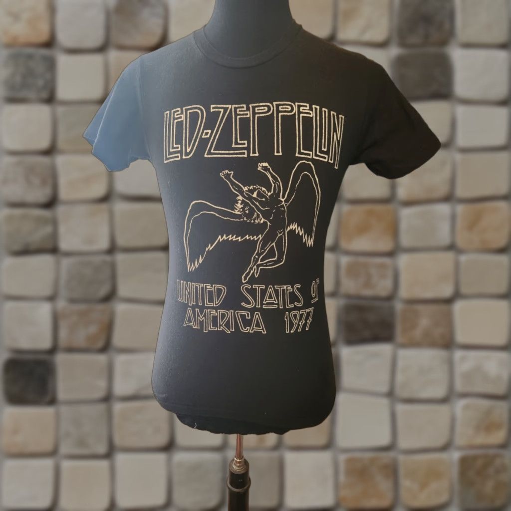 Vintage Led Zeppelin Shirt Small Mens Black T-Shirt Rock 1977 United States Of America Cotton Crew Neck Short Sleeve Size US S / EU 44-46 / 1 - 1 Thumbnail