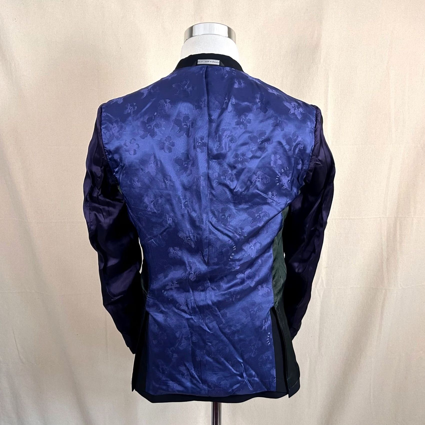 Ted Baker Ted Baker Sport Coat 36S Black Wool Two Button Double Vented Size US XXS / EU 40 - 8 Thumbnail