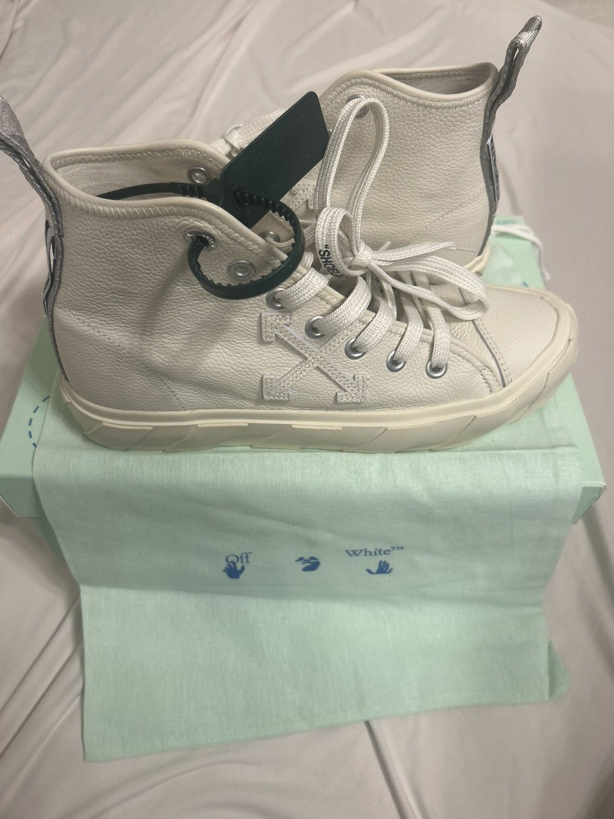 Off-White OFF WHITE MID TOP VULCANIZED CANVAS Size US 8 / EU 41 - 2 Thumbnail