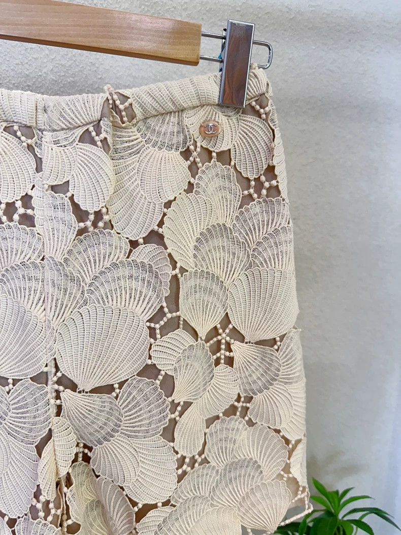 Chanel Chanel Milk orange shell hollow shorts Size 42" / US 20 - 3 Thumbnail