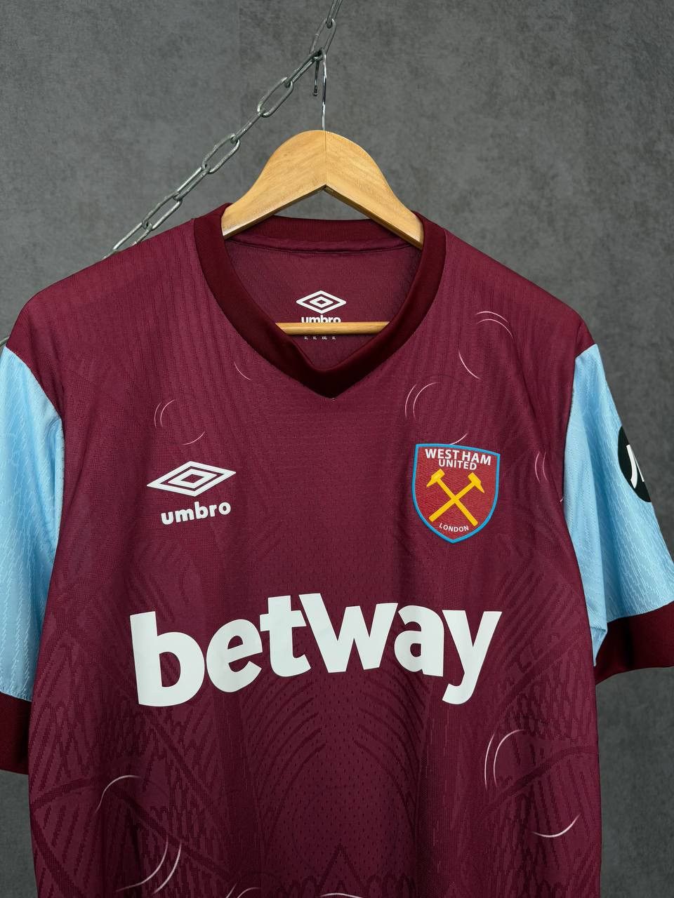 Umbro West Ham United umbro soccer jersey Size US L / EU 52-54 / 3 - 3 Thumbnail