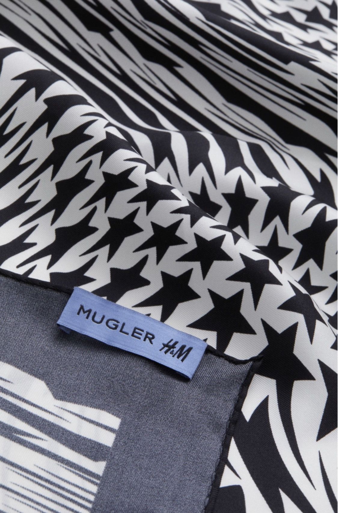 H&M × Mugler × Thierry Mugler Pure silk scarf Mugler Stars B&W Size ONE SIZE - 7 Thumbnail