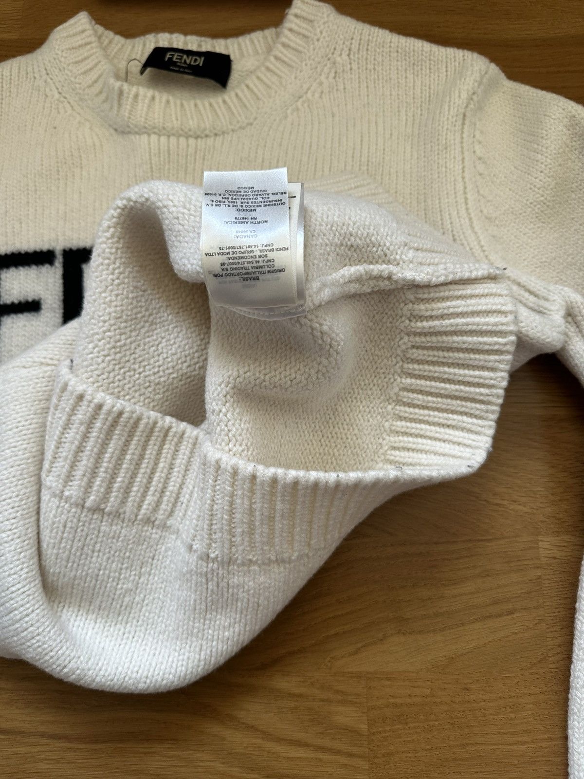 Fendi Fendi Logo Knit Sweater White Size US M / EU 48-50 / 2 - 9 Thumbnail