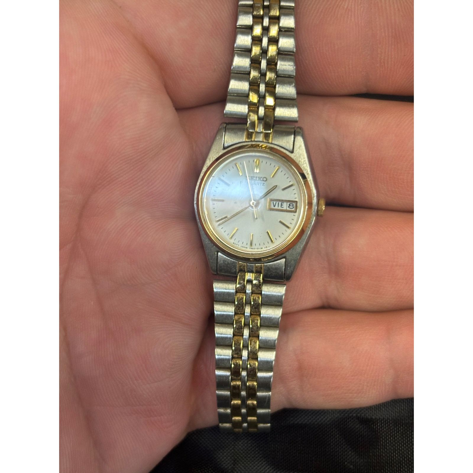 Seiko Seiko 7N83-0011 2-Tone Day/Date Womens Watch! New Battery! Size ONE SIZE - 5 Thumbnail