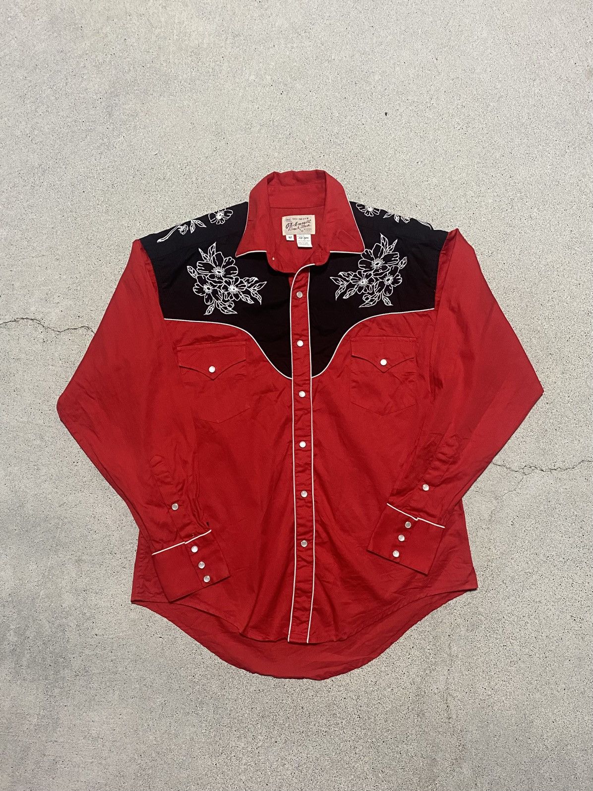 Rockmount Ranch Wear Red and Black Embroidered Pearl Snap Western Shirt Size US M / EU 48-50 / 2 - 1 Thumbnail