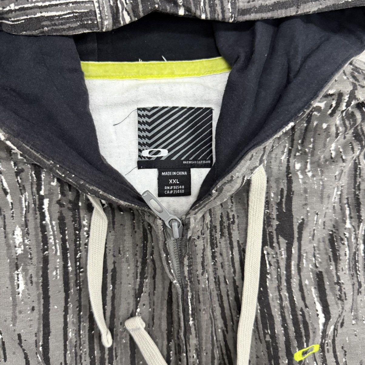 Oakley 2000s Oakley Camouflage Zipper Hoodie Size US XXL / EU 58 / 5 - 4 Thumbnail