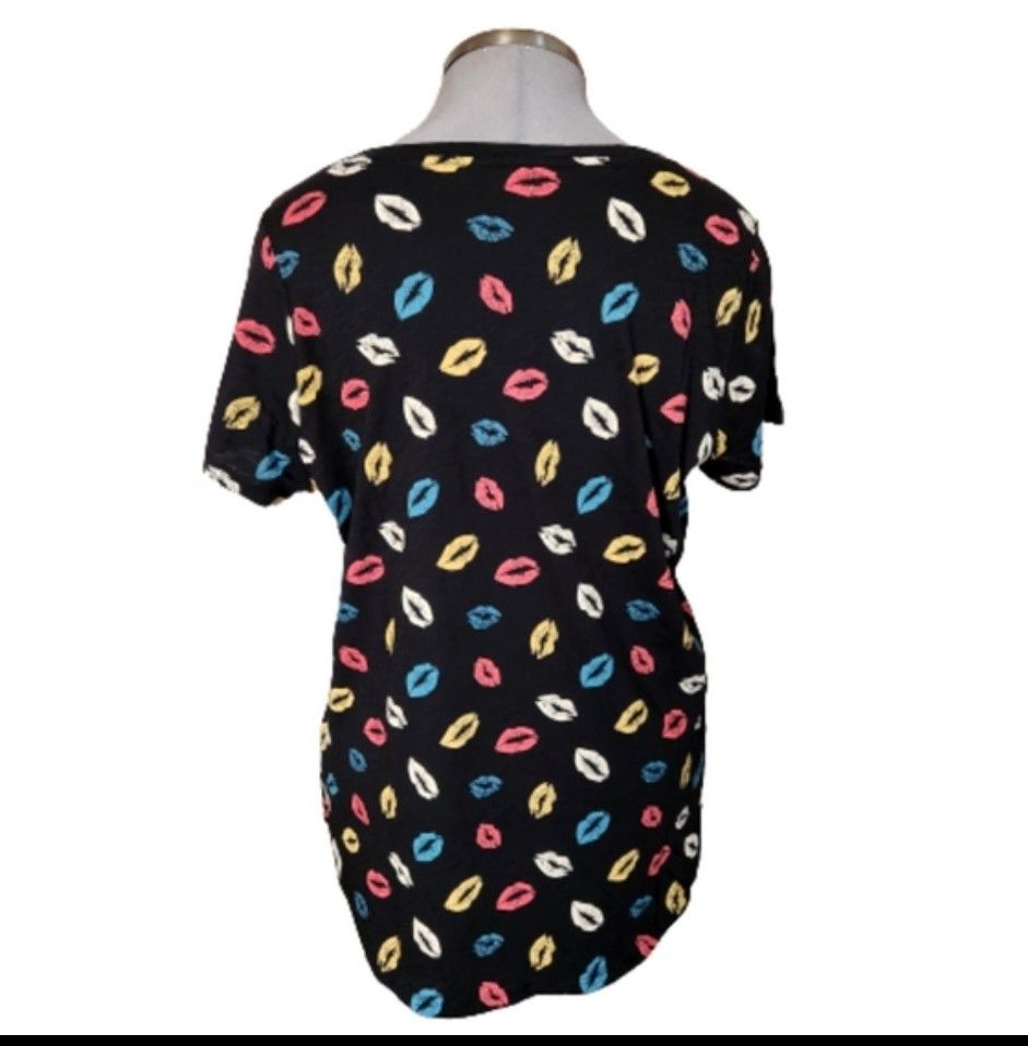 Torrid TORRID ☆ MUTI-COLOR KISSES ☆ CLASSIC SLUB TEE ☆ 3x ☆ NWOT Size 3XL / US 20-22 - 4 Thumbnail