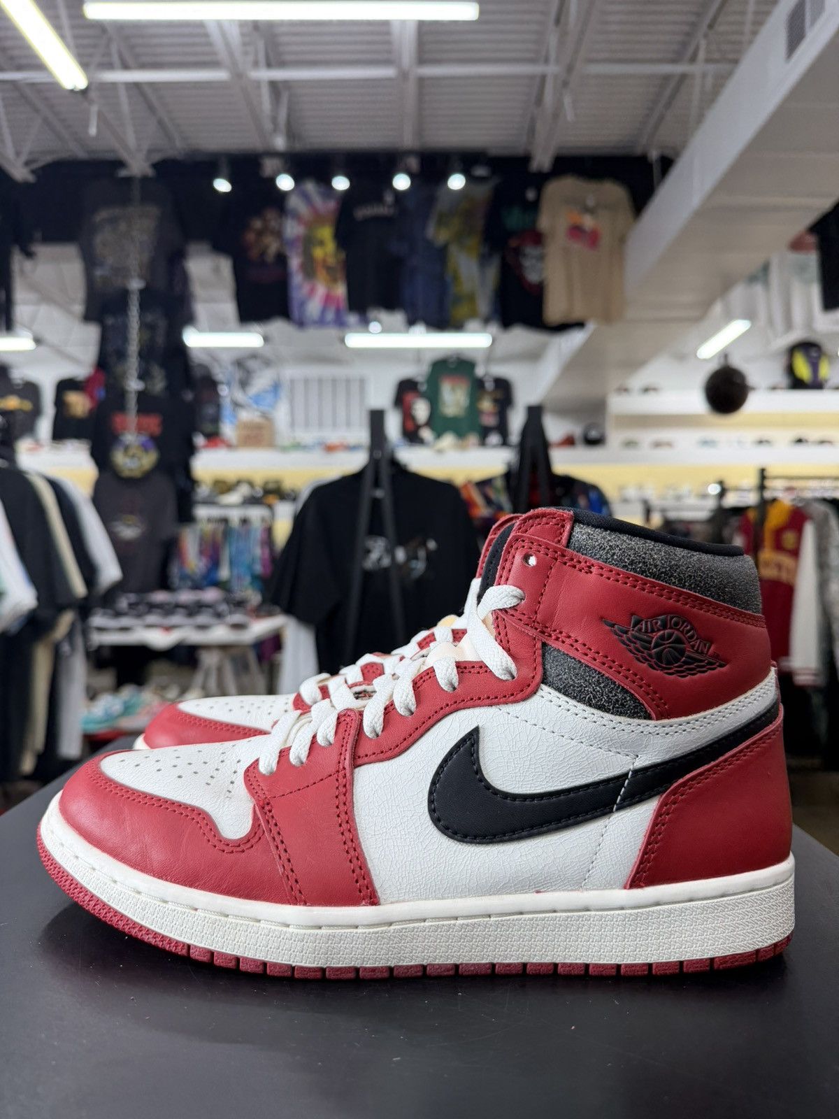 Jordan Brand Air Jordan 1 Chicago Lost & Found Size 8.5 (2022) Size US 8.5 / EU 41-42 - 7 Thumbnail