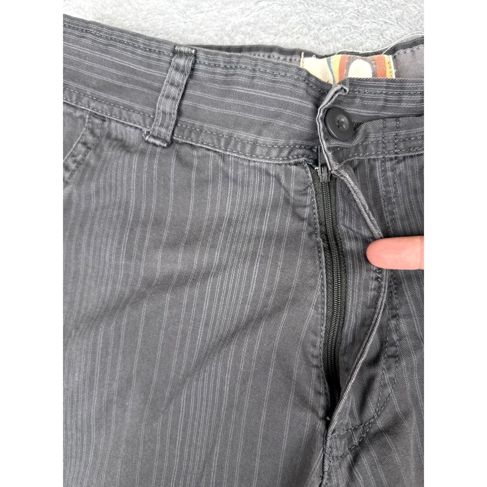 Vintage Op Shorts Mens 32 Gray Striped Canvas Chino Flat Front 10 Inseam Casual Summer Size US 32 / EU 48 - 6 Thumbnail