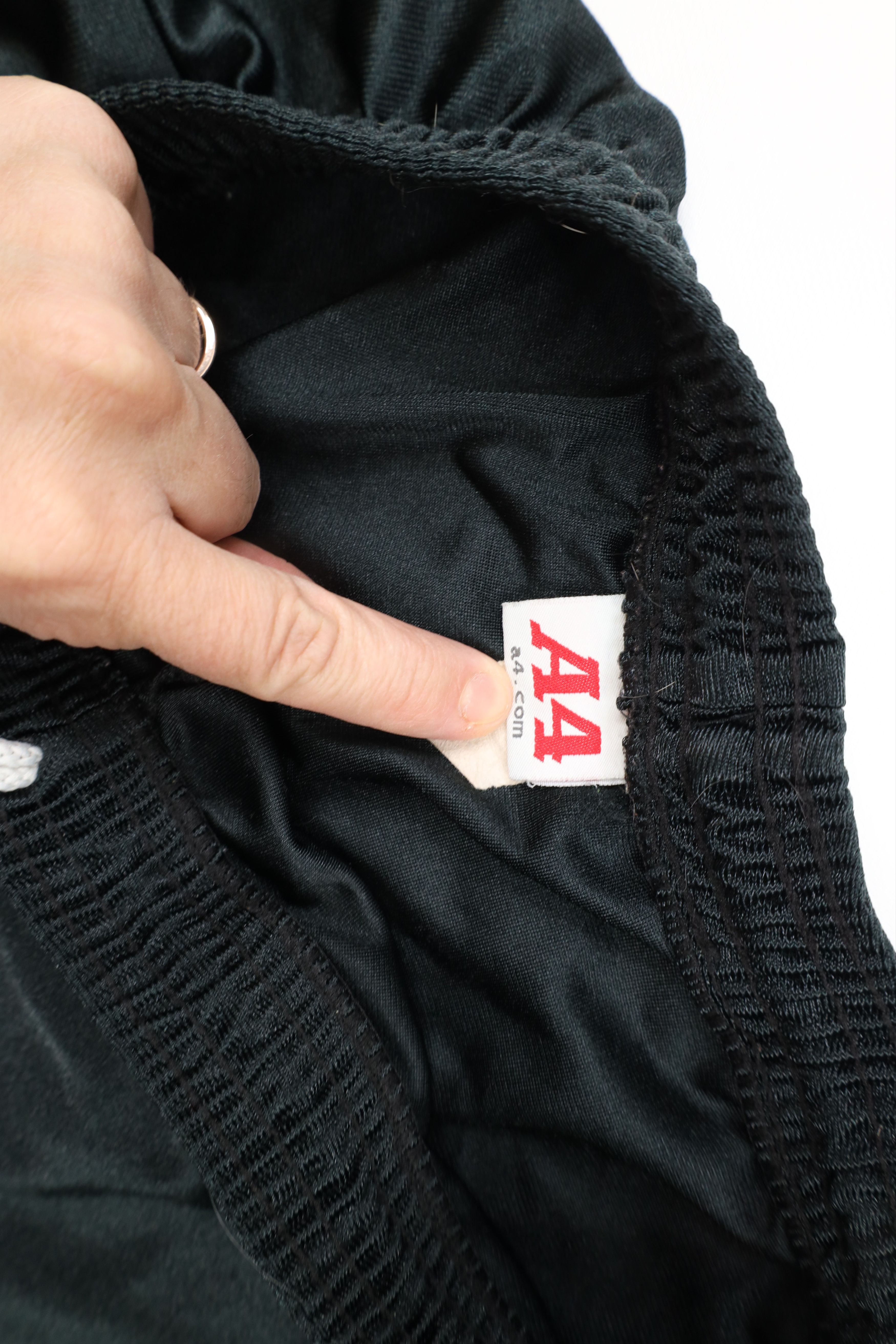 Vintage Vintage 90s Streetwear Silky Nylon Above Knee Shorts Black Size US 32 / EU 48 - 5 Thumbnail