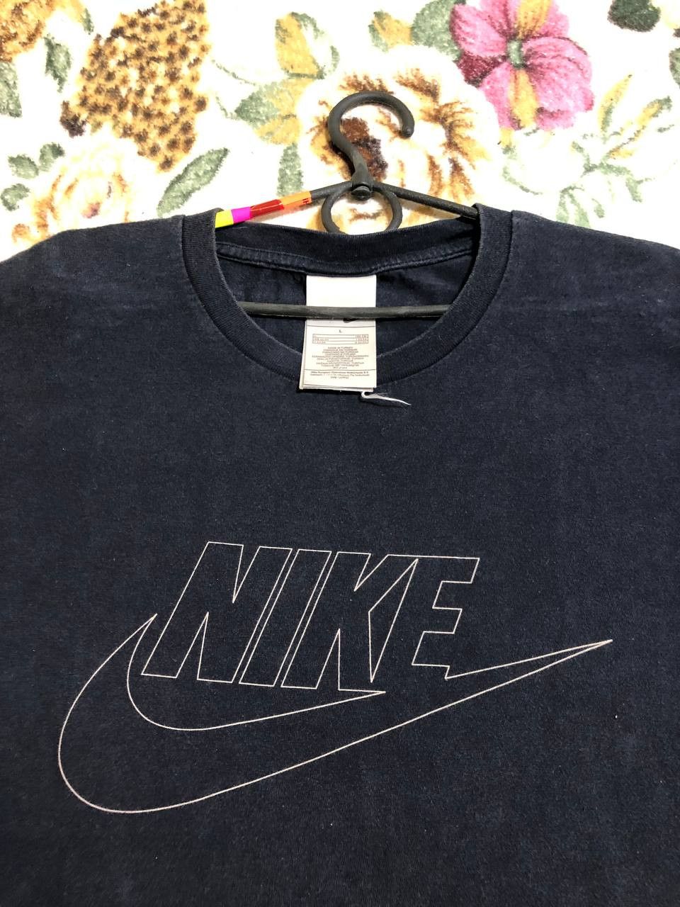 Nike Nike T Shirt Big Logo 90s Vintage streetwear Size US L / EU 52-54 / 3 - 9 Thumbnail