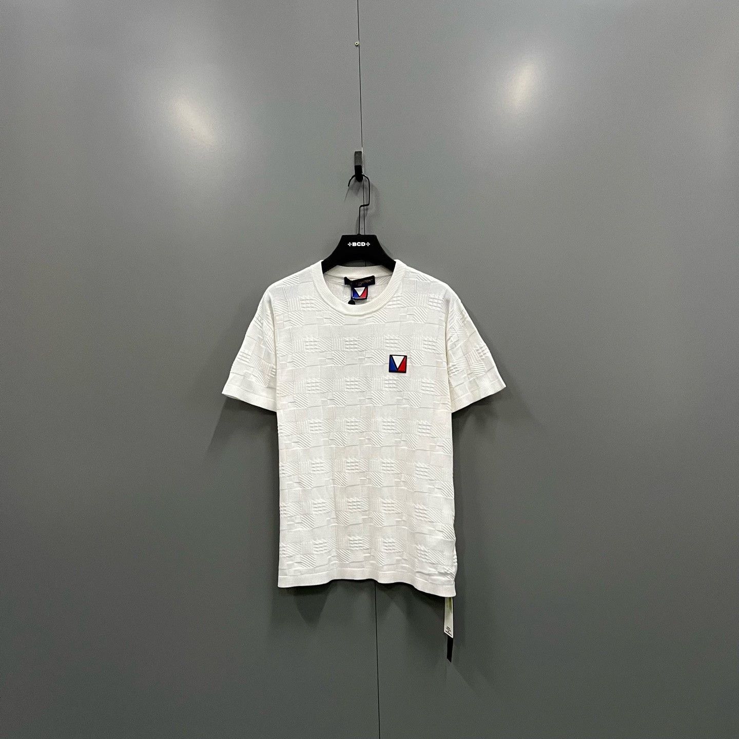 Louis Vuitton Louis Vuitton Retro White T-Shirt s Men Size US S / EU 44-46 / 1 - 1 Thumbnail