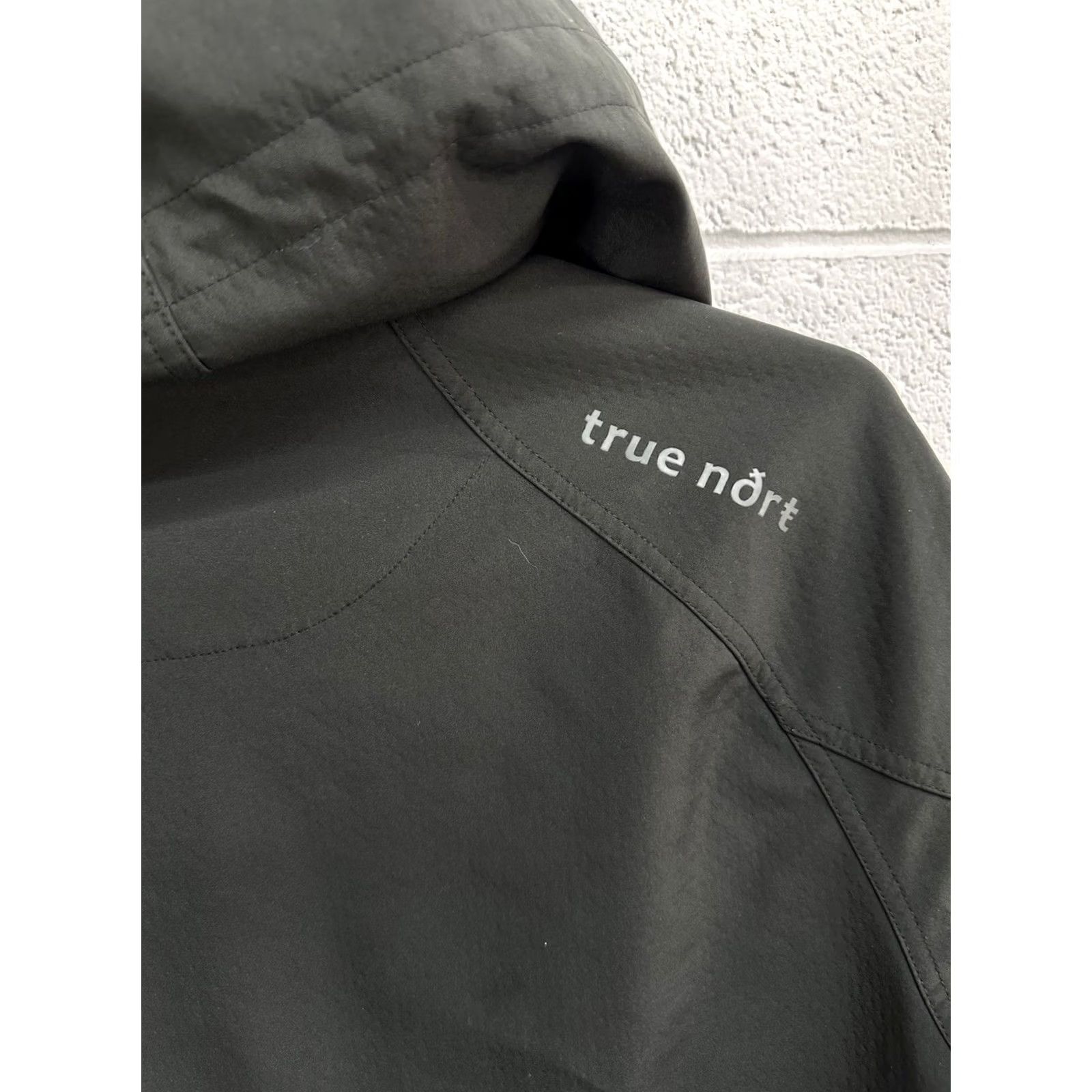 Vintage True North Adventure Softshell Full Zip Hooded Jacket Men L Black Weather Windbreaker Hooded Full Zip Jacket Size US L / EU 52-54 / 3 - 4 Thumbnail