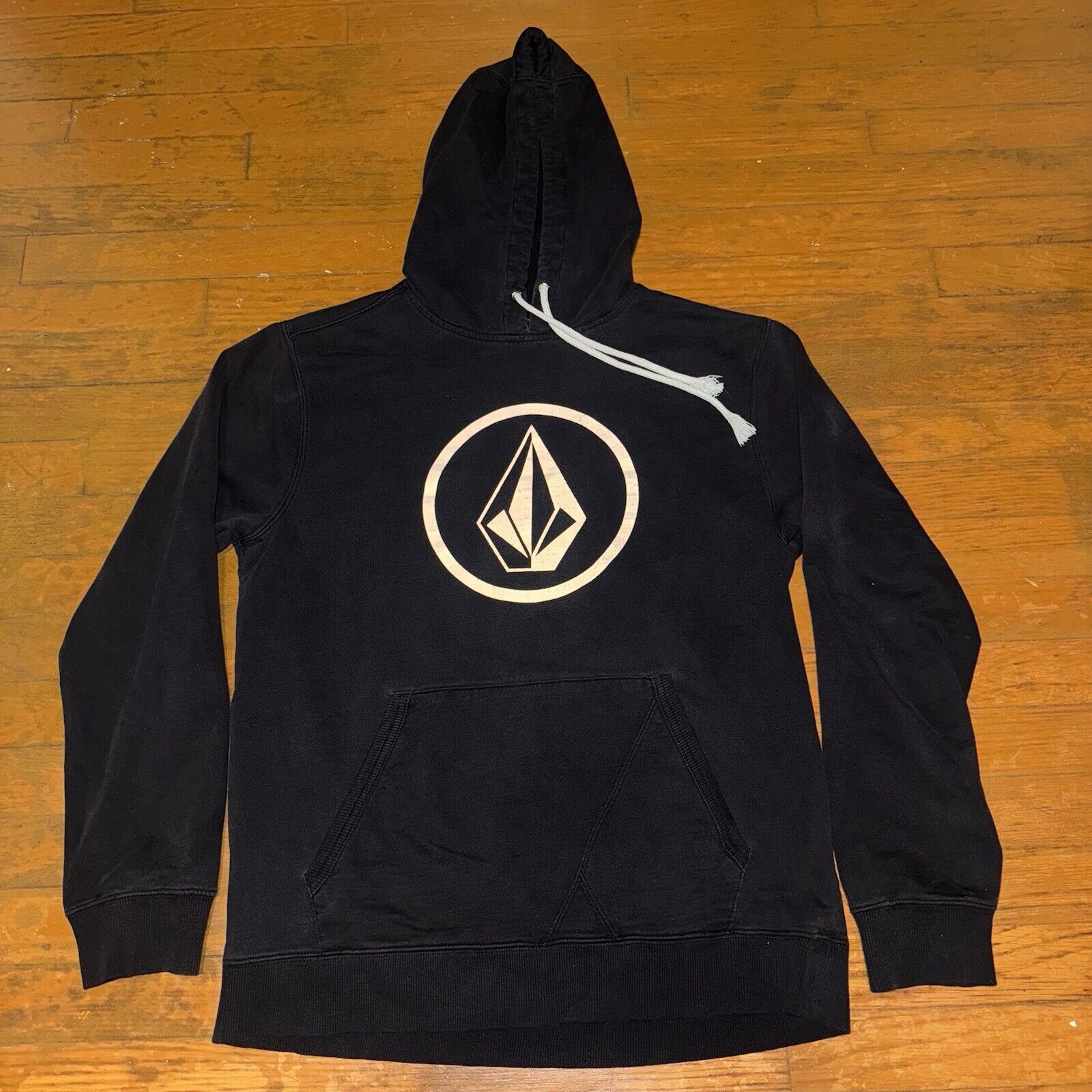 Volcom Vintage Y2K Volcom Pullover Hoodie Skate Surf Black Big Logo Size US M / EU 48-50 / 2 - 1 Thumbnail