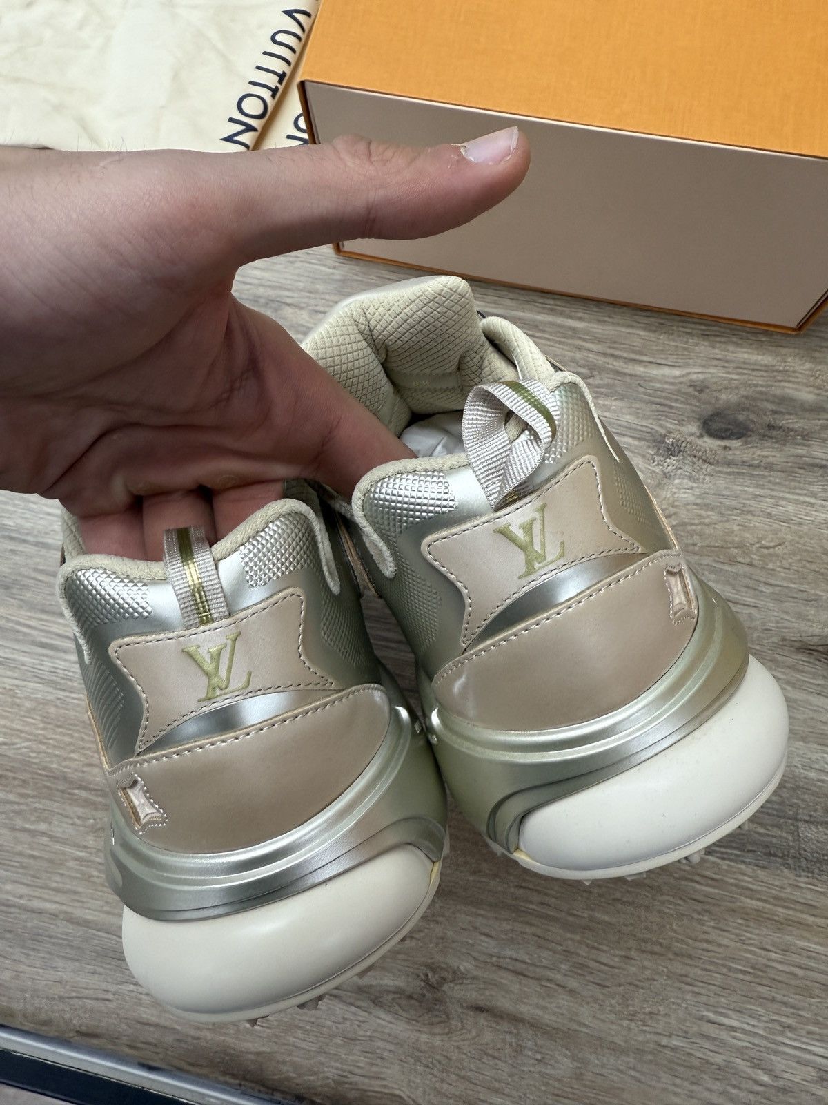 Louis Vuitton Louis Vuitton Beige Tactic Runners Size US 9.5 / EU 42-43 - 6 Thumbnail