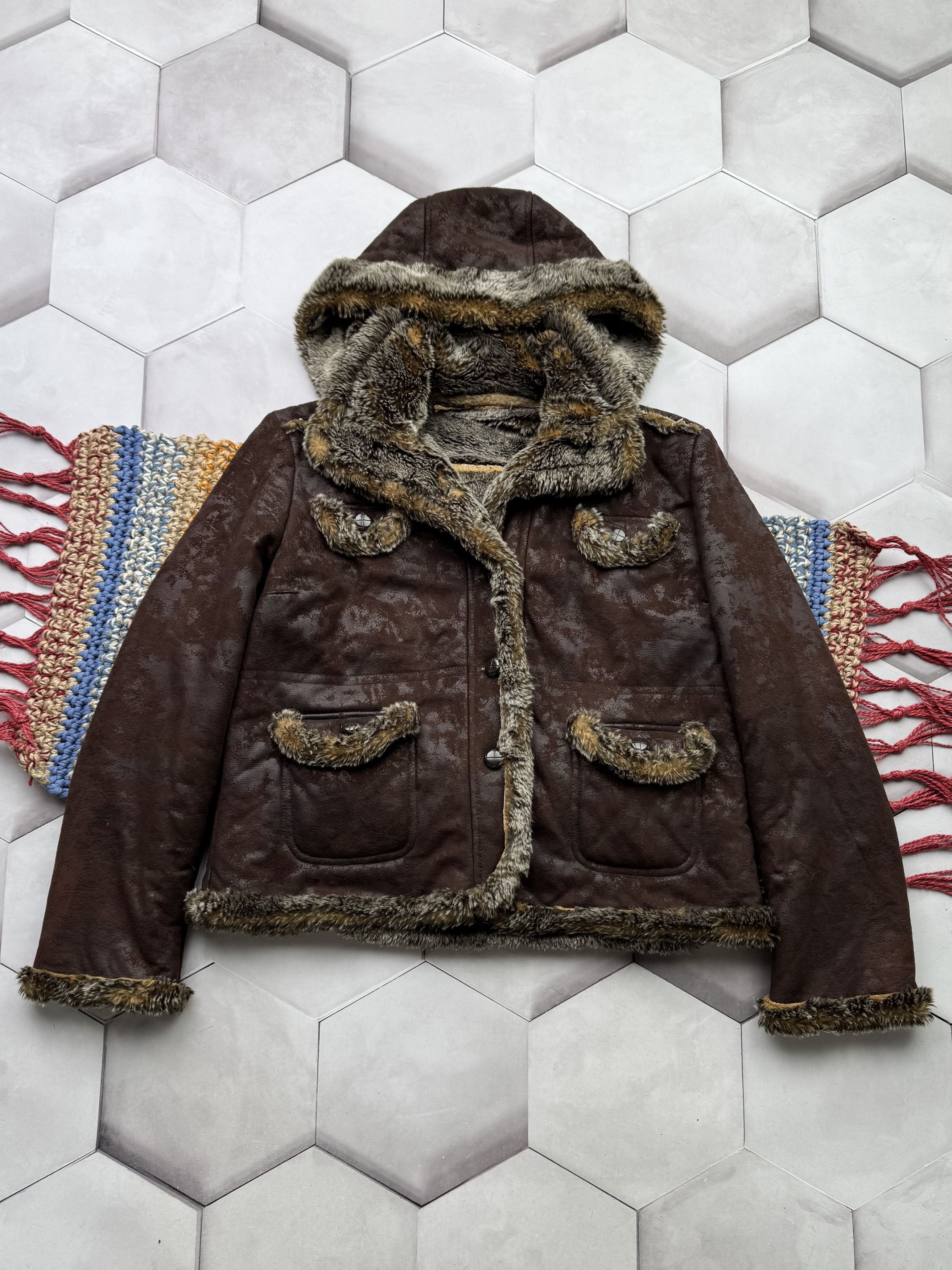 Vintage Vintage Faux Sheepskin Cropped Jacket With Hood (E4) Size M / US 6-8 / IT 42-44 - 1 Thumbnail
