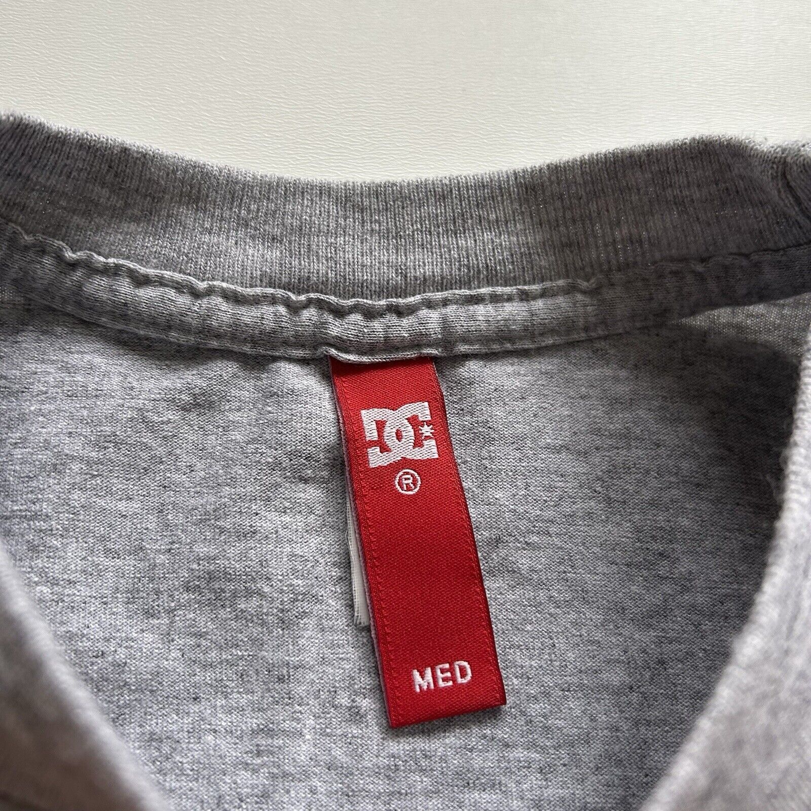 DC Vintage 2000s DC Shoes Co USA Skateboarding T-Shirt Medium Size US M / EU 48-50 / 2 - 3 Thumbnail