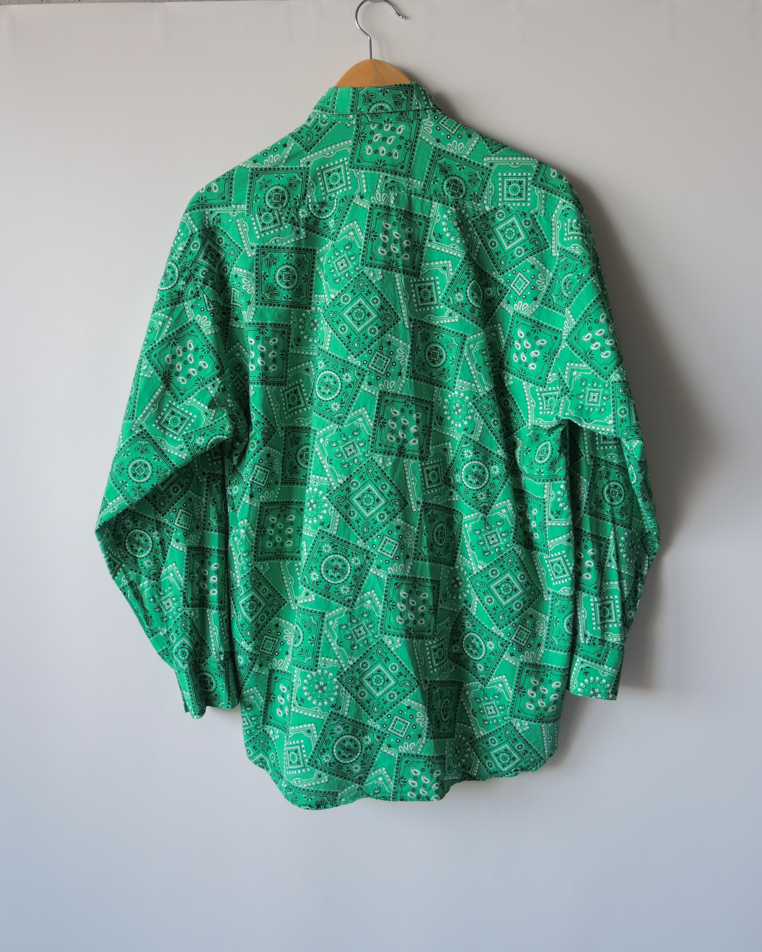 Vintage Vintage Naf Naf Bandana Print Shirt Size US M / EU 48-50 / 2 - 2 Thumbnail