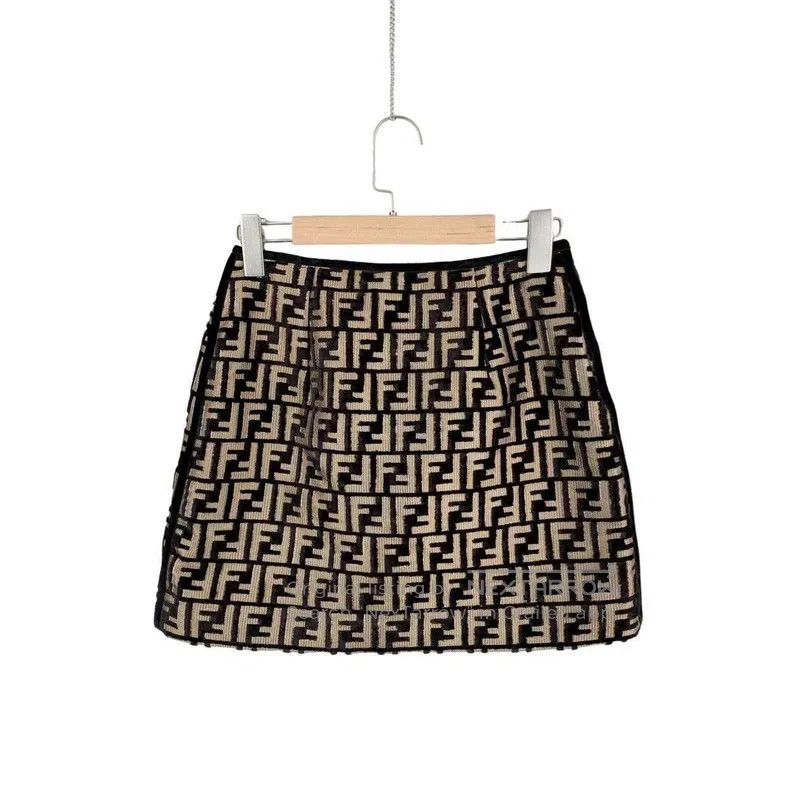 Other Fendi Viscose fiber floral all-over print half skirt Size 24" / US 00 / IT 34 - 1 Thumbnail