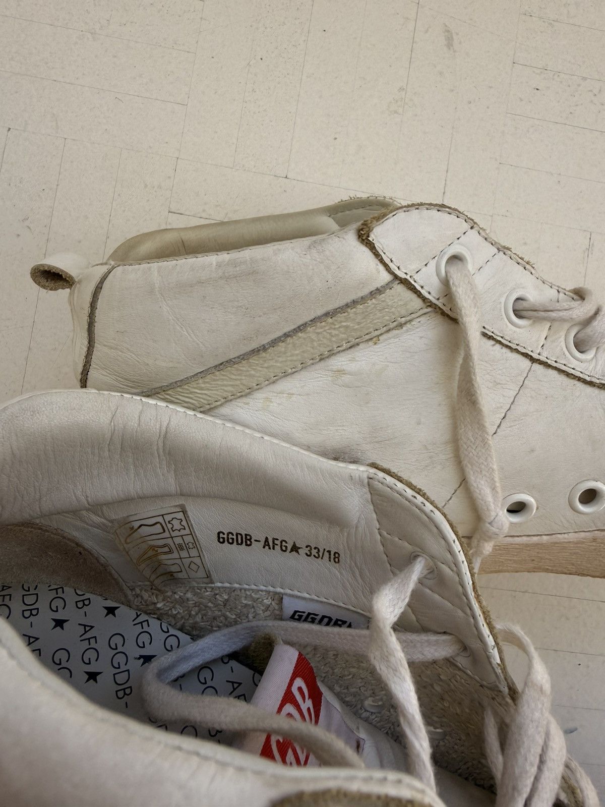 Golden Goose Golden Goose mid star - barely used Size US 9 / EU 42 - 12 Thumbnail