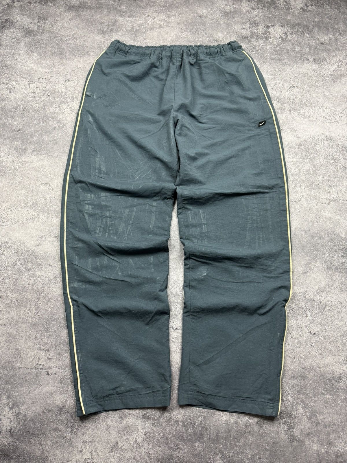 Nike Nike Vintage Track Pants Swoosh Y2K Baggy Sweatpants Hype Size US 36 / EU 52 - 1 Thumbnail