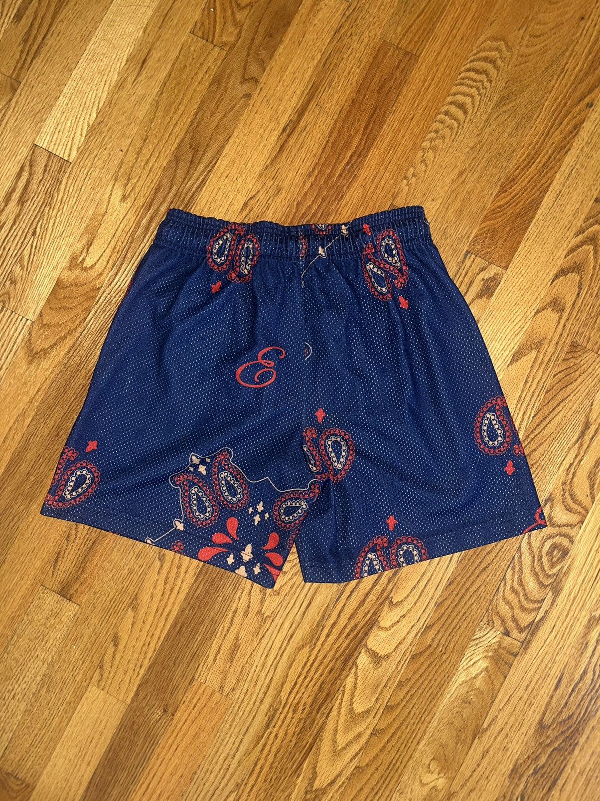 Eric Emanuel SIZE M ERIC EMANUEL PAISLEY SHORTS Size US 32 / EU 48 - 2 Thumbnail