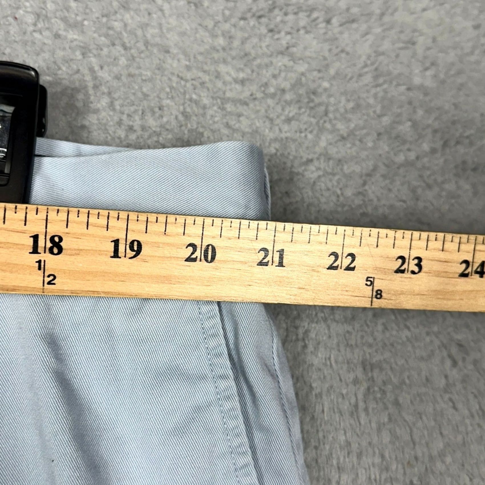 Polo Ralph Lauren Polo Ralph Lauren Shorts Mens 42X9 Light Blue Classic Fit Khakis Casual Pockets Size US XL / EU 56 / 4 - 7 Thumbnail