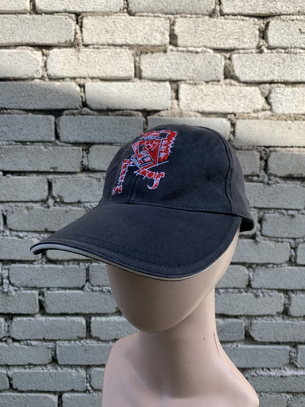 Rap Tees Steals! Vintage Akai Professional MPC Man Embroided Full Cap Size ONE SIZE - 1 Thumbnail
