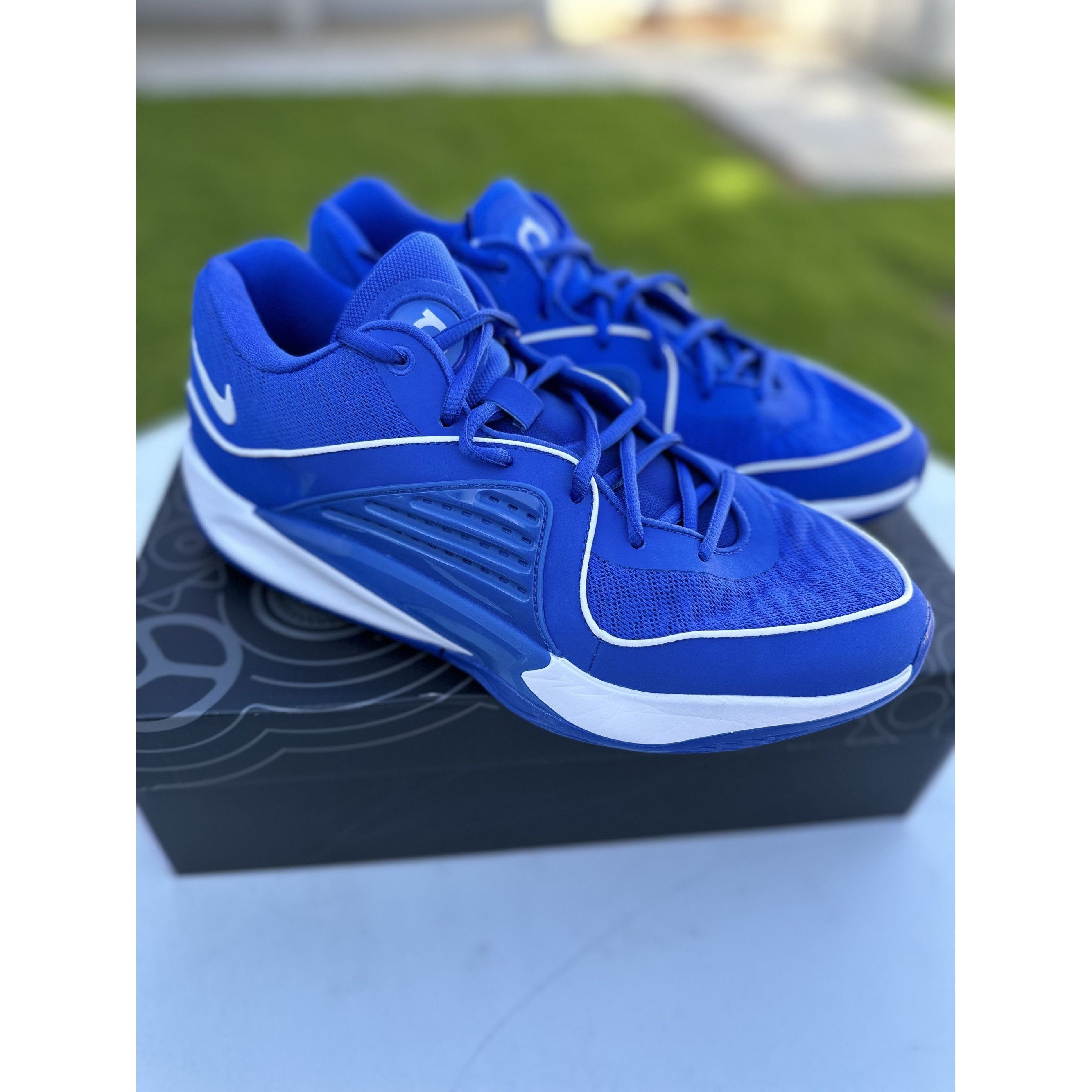Nike KD16 TB Basketball Shoes (Size 10.5 Mens, 12 Womens) Size US 10.5 / EU 43-44 - 3 Thumbnail