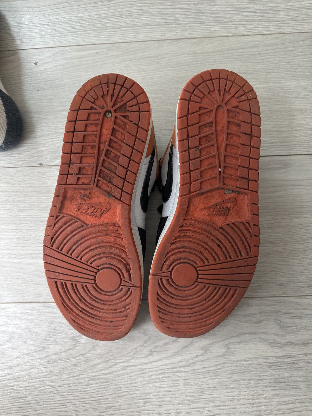 Jordan Brand Shattered Backboard Low Top Size US 12 / EU 45 - 5 Thumbnail