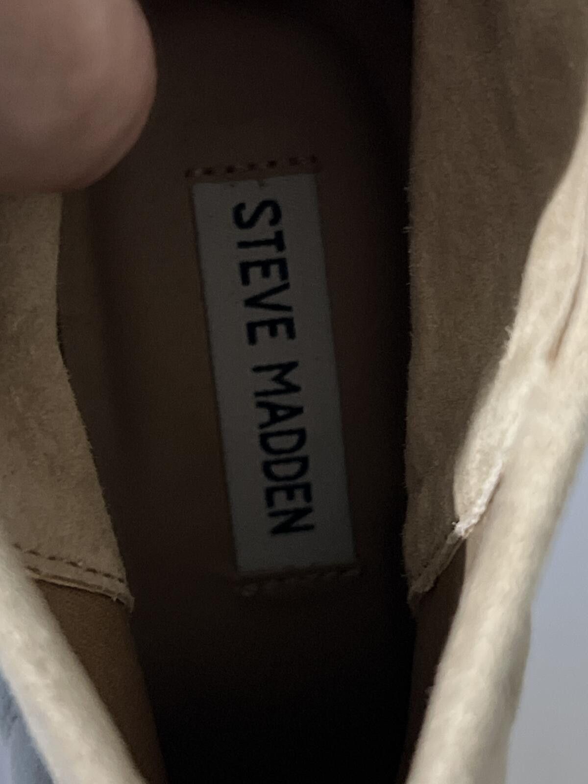 Steve Madden Steve Madden Beige Suede Ankle Boots Back Block Heel 7 Size US 7 / IT 37 - 7 Thumbnail